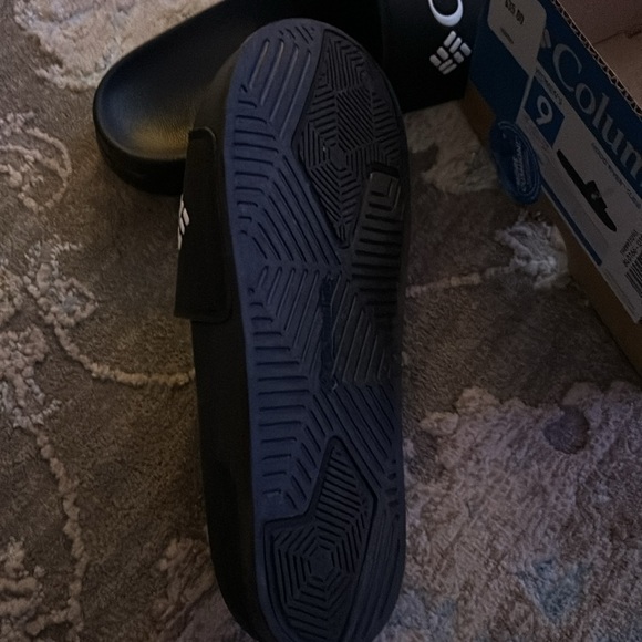 🤩❤️Brand new in box Columbia slides - Picture 3 of 4